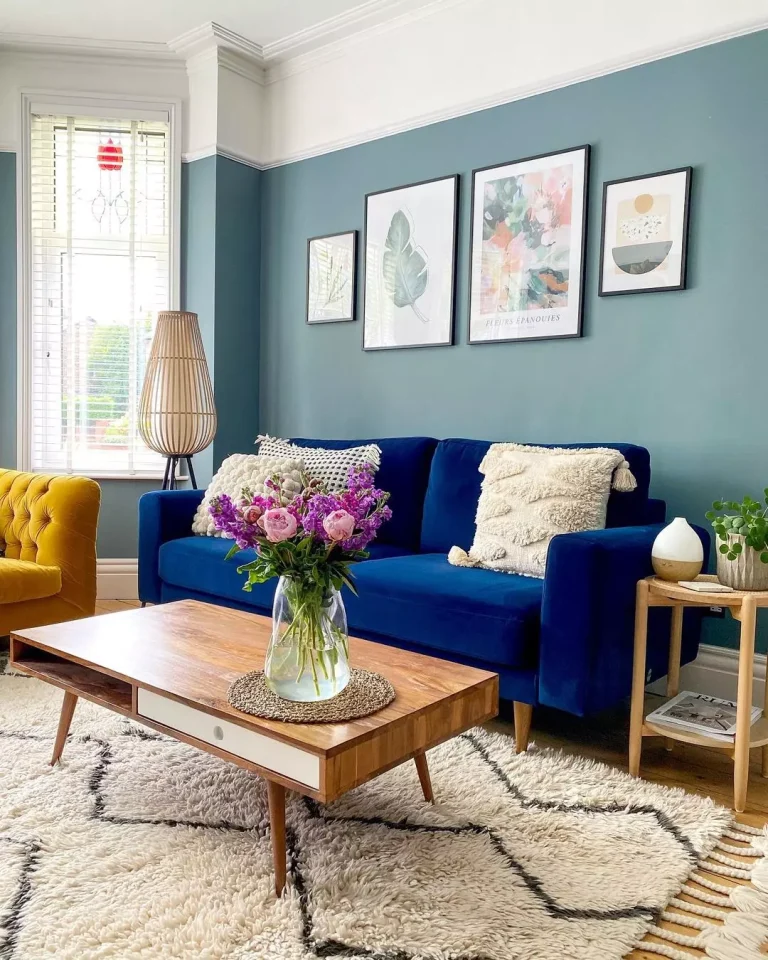 ccent Your Walls with Light Blue Picture Frames