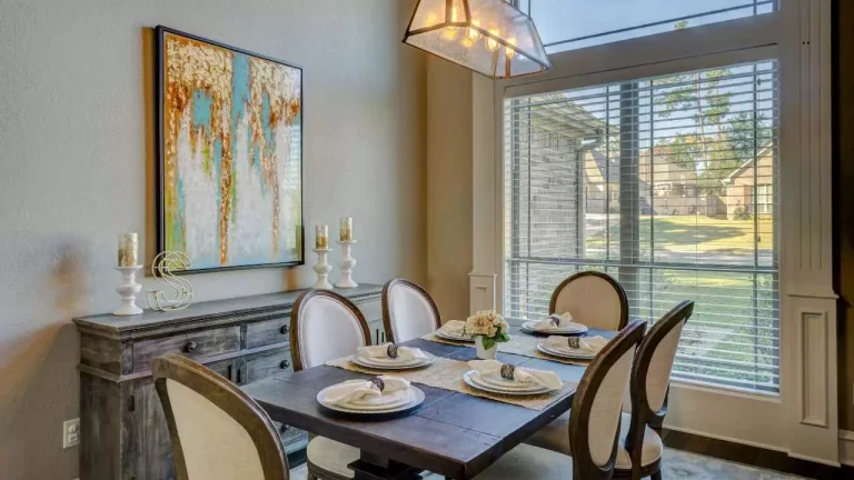 Small Living Room-Dining Combo Layout Ideas