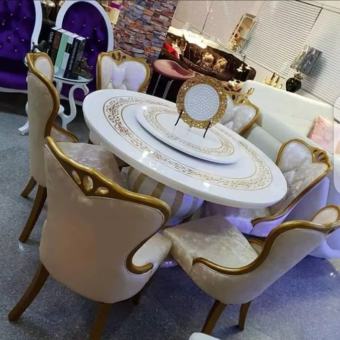 Wall-Mounted Dining Tables