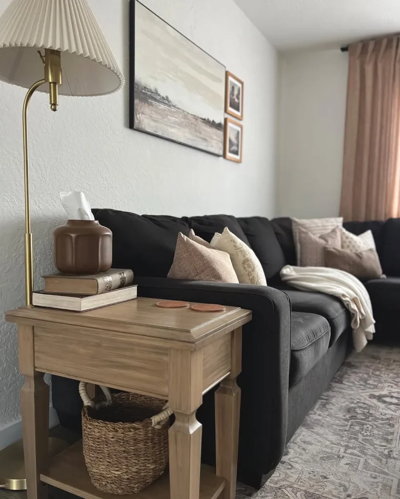 Choose Black and White Decor