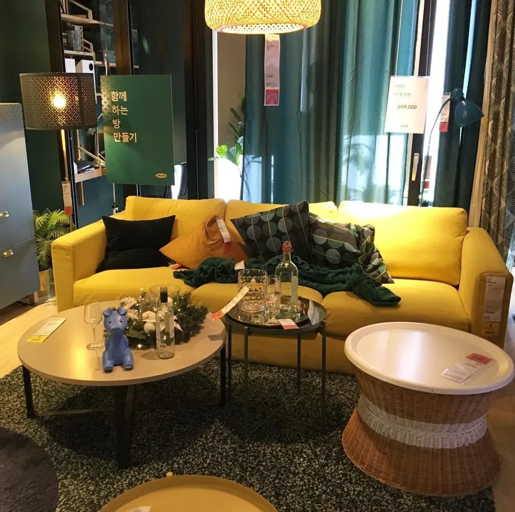 Go Retro with Mid-Century Modern Accents