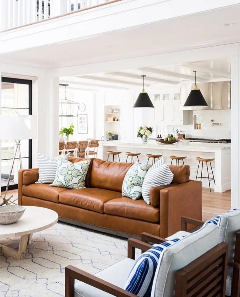 Opt for Monochromatic Tones