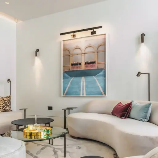 Ceiling and Wall Color Continuity
